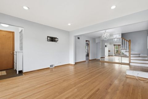 Tiny photo for 1907 Suffolk Avenue, Westchester, IL 60154 (MLS # 12528987)