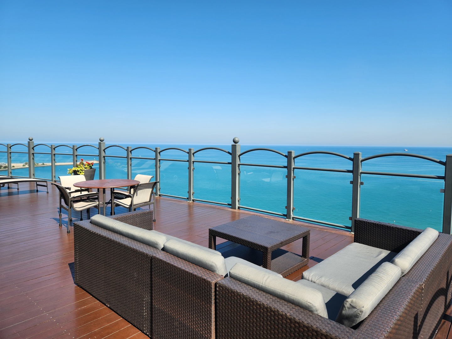 1150 N LAKE SHORE Drive 21J