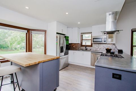 Tiny photo for 258 Thrasher Street, Bloomingdale, IL 60108 (MLS # 12462651)