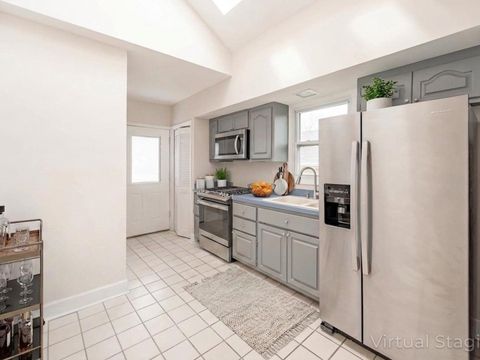 Tiny photo for 11118 S Trumbull Avenue, Chicago, IL 60655 (MLS # 12576548)