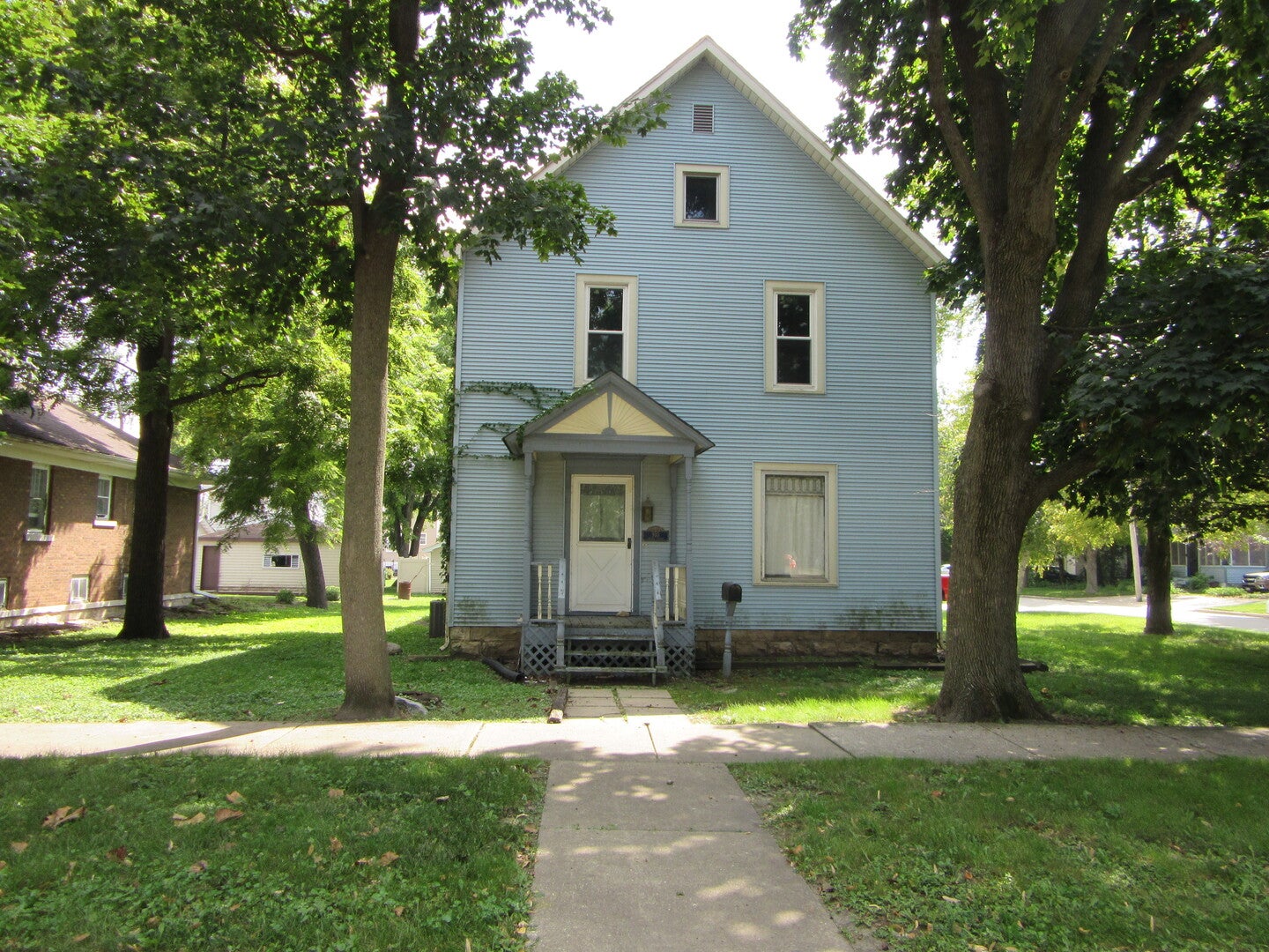 910 Oneida Street