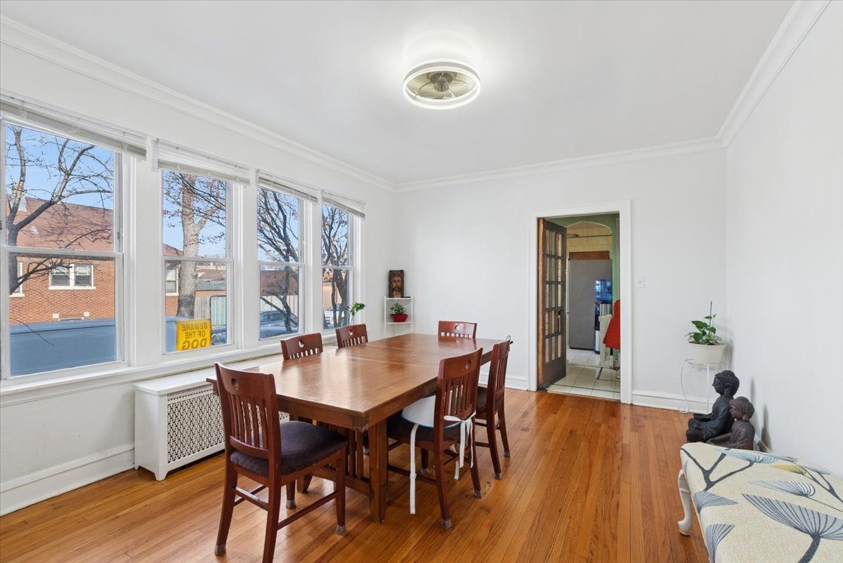 5701 S Maplewood Avenue