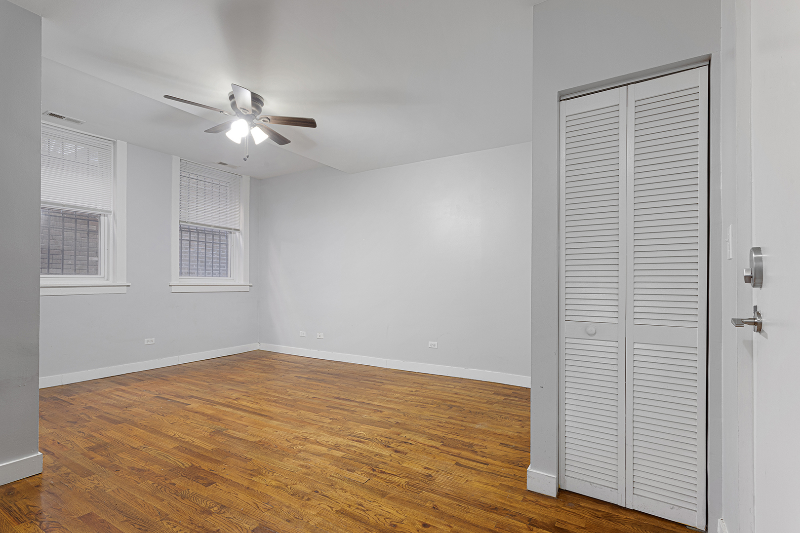 7456 N Greenview Avenue 1D