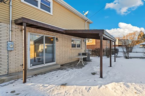 Tiny photo for 10729 Lamon Avenue, Oak Lawn, IL 60453 (MLS # 12570979)