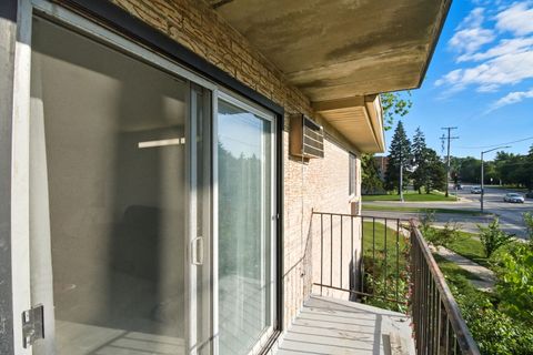 Tiny photo for 1111 Bloomingdale Road #1A, Glendale Heights, IL 60139 (MLS # 12472791)