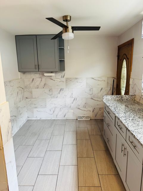 Tiny photo for 2017 Pine Street #B, Des Plaines, IL 60018 (MLS # 12459311)