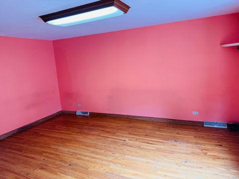 Tiny photo for 2017 Pine Street #B, Des Plaines, IL 60018 (MLS # 12459311)