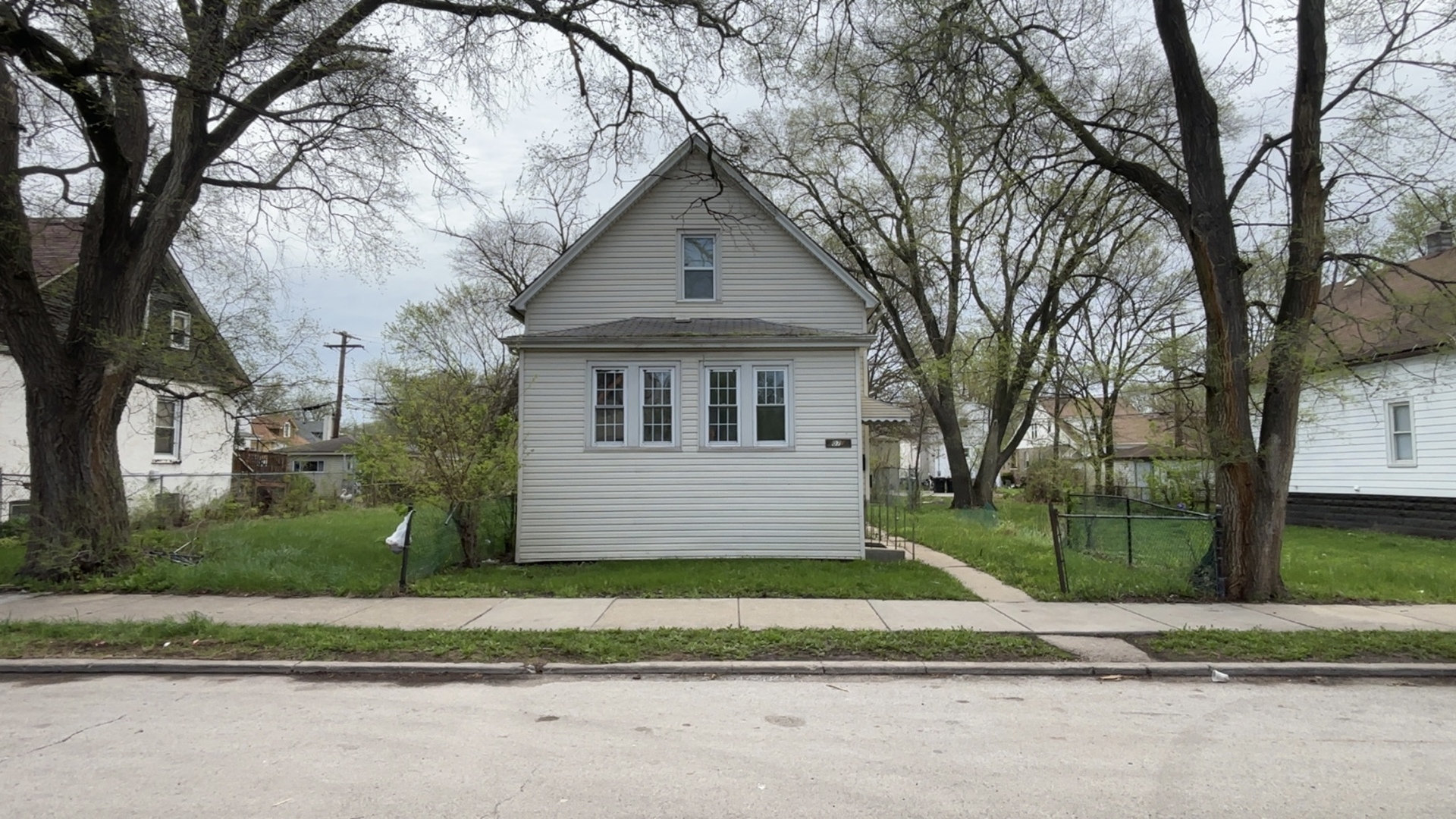 Photo 1 of 5 — 10721 S Wentworth Avenue, Chicago, IL 60628