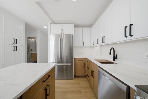 Tiny photo for 1355 N Sandburg Terrace #2801, Chicago, IL 60610 (MLS # 12578904)