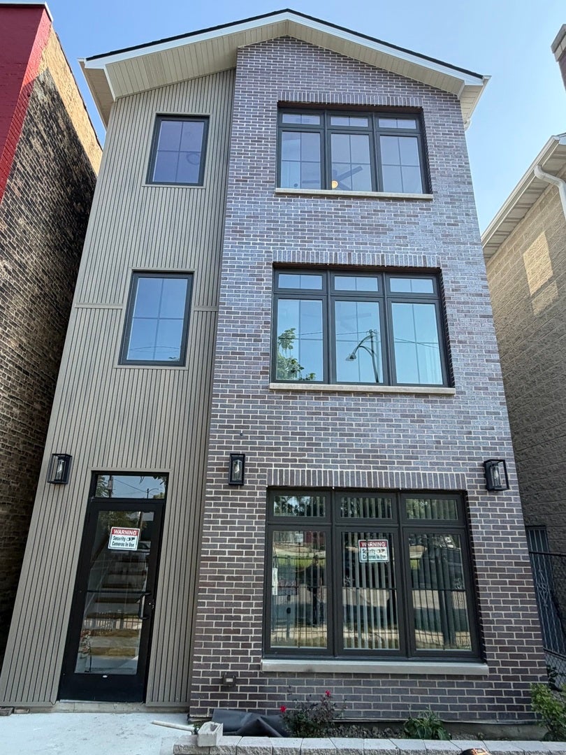 2849 W Monroe Street