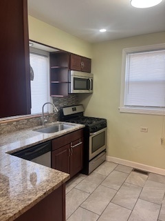 1329 E 89th Place