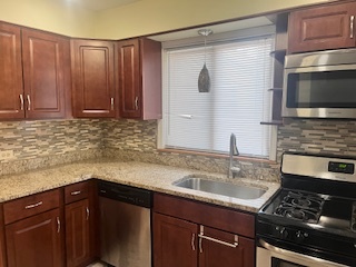1329 E 89th Place