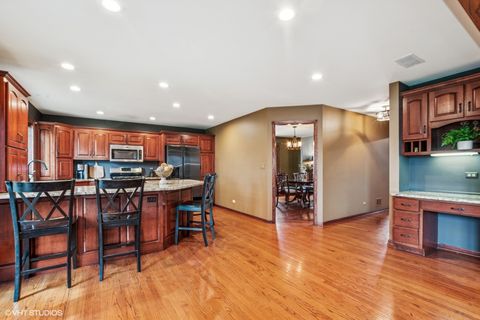 Tiny photo for 9228 S 55th Court, Oak Lawn, IL 60453 (MLS # 12591399)