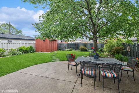 Tiny photo for 9228 S 55th Court, Oak Lawn, IL 60453 (MLS # 12591399)