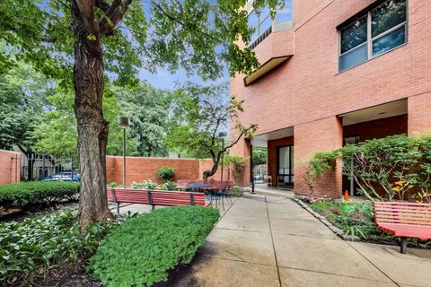Tiny photo for 901 S PLYMOUTH Court #1606, Chicago, IL 60605 (MLS # 12515528)