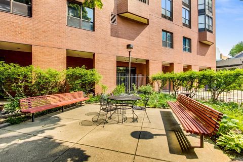 Tiny photo for 901 S PLYMOUTH Court #1606, Chicago, IL 60605 (MLS # 12515528)