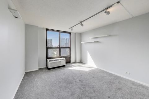 Tiny photo for 901 S PLYMOUTH Court #1606, Chicago, IL 60605 (MLS # 12515528)