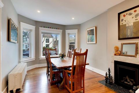 Tiny photo for 710 Washington Street, Evanston, IL 60202 (MLS # 12601743)