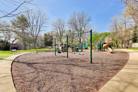 Tiny photo for 710 Washington Street, Evanston, IL 60202 (MLS # 12601743)