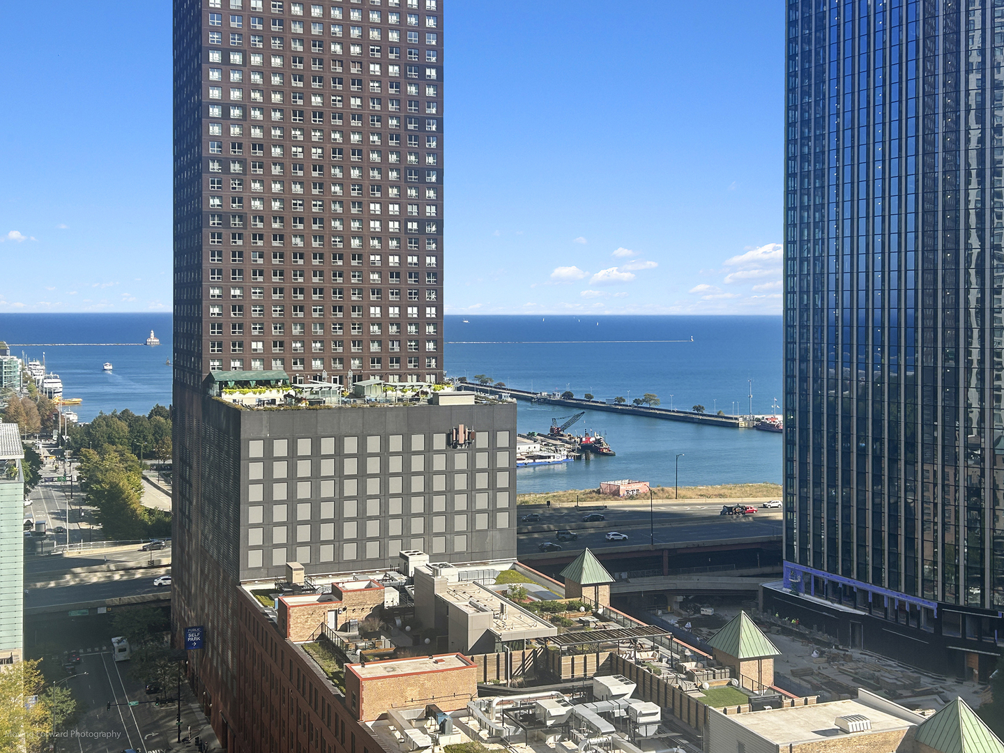 Chicago, Illinois 60611, United States, 3 Bedrooms Bedrooms, ,3 BathroomsBathrooms,Residential,Active,230737