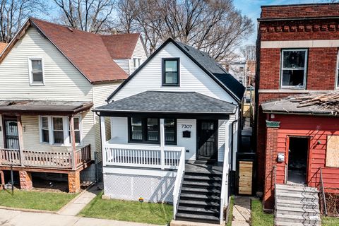 Photo of 7307 S Peoria Street, Chicago, IL 60621 (MLS # 12598560)