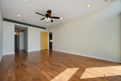 Tiny photo for 3946 N Ravenswood Avenue #607, Chicago, IL 60613 (MLS # 12726188)