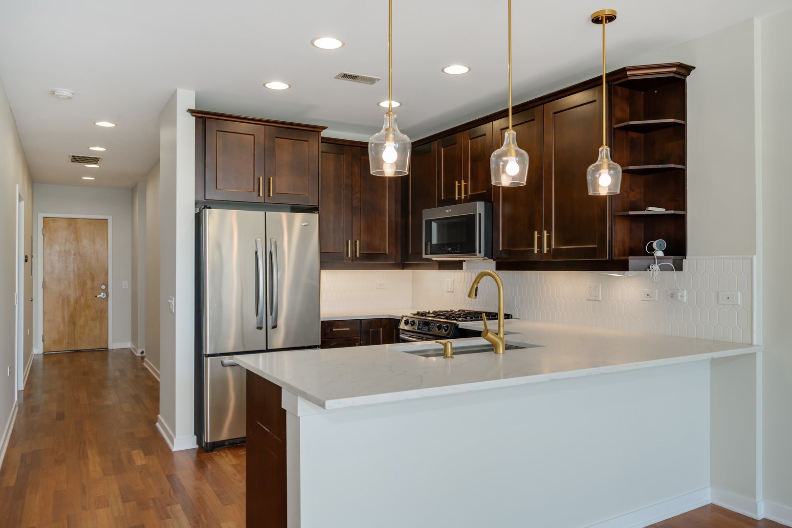 3946 N Ravenswood Avenue 607