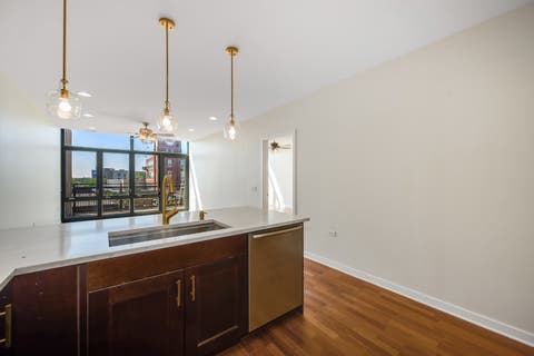 Tiny photo for 3946 N Ravenswood Avenue #607, Chicago, IL 60613 (MLS # 12726188)