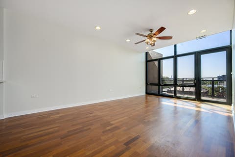 Tiny photo for 3946 N Ravenswood Avenue #607, Chicago, IL 60613 (MLS # 12726188)