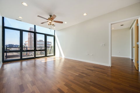 Tiny photo for 3946 N Ravenswood Avenue #607, Chicago, IL 60613 (MLS # 12726188)