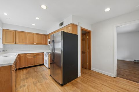 Tiny photo for 1736 Keeney Street, Evanston, IL 60202 (MLS # 12584944)