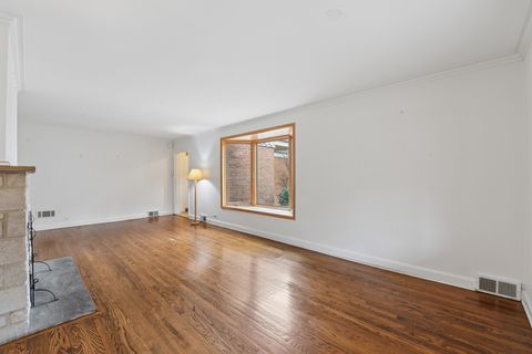 Tiny photo for 1736 Keeney Street, Evanston, IL 60202 (MLS # 12584944)