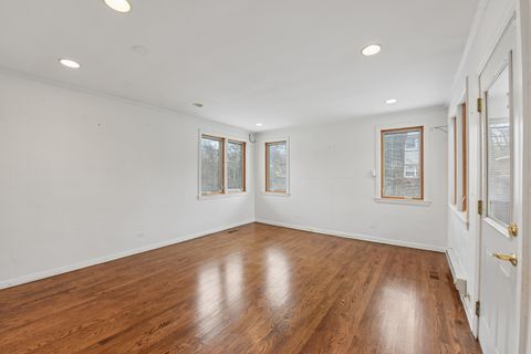 Tiny photo for 1736 Keeney Street, Evanston, IL 60202 (MLS # 12584944)