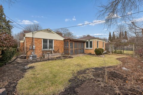 Tiny photo for 1736 Keeney Street, Evanston, IL 60202 (MLS # 12584944)