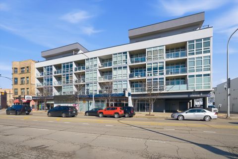 Tiny photo for 1610 W Fullerton Avenue #207, Chicago, IL 60614 (MLS # 12593504)