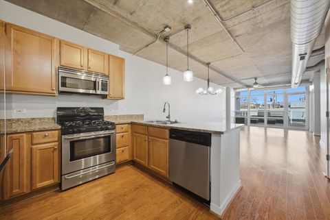 Tiny photo for 1610 W Fullerton Avenue #207, Chicago, IL 60614 (MLS # 12593504)