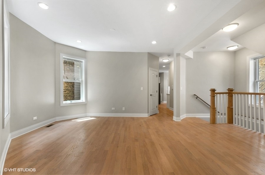 5816 N Ridge Avenue 1F