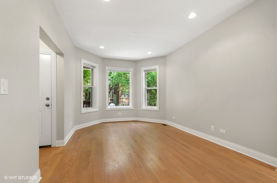 5816 N Ridge Avenue 1F