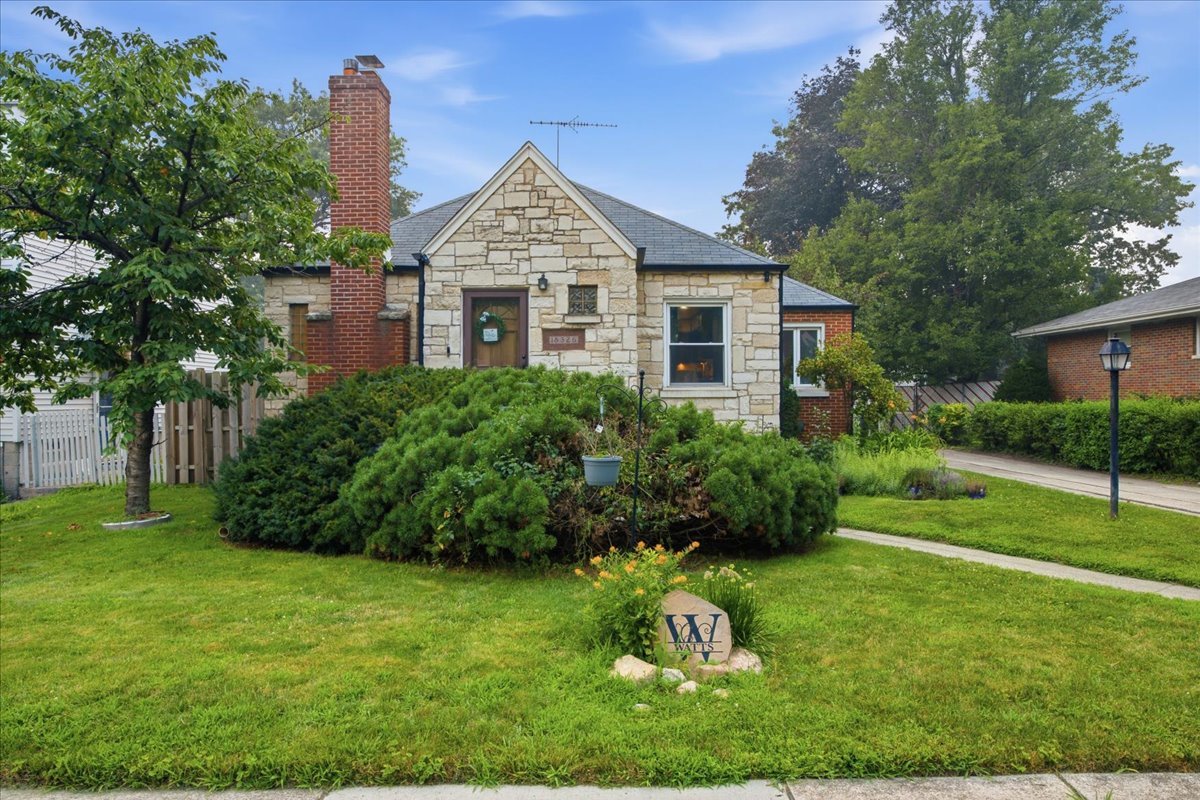 Photo 1 of 32 — 18326 Walter Street, Lansing, IL 60438