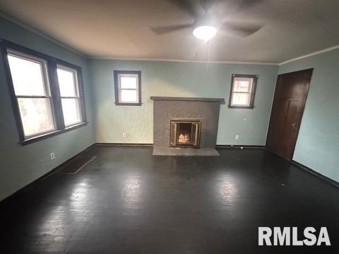 Tiny photo for 1013 N 2ND Street, Clinton, IA 52732 (MLS # QC4269663)