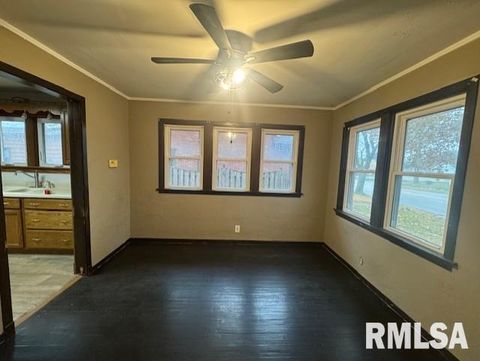 Tiny photo for 1013 N 2ND Street, Clinton, IA 52732 (MLS # QC4269663)