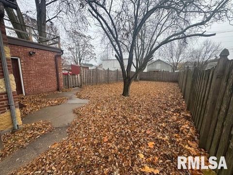 Tiny photo for 1013 N 2ND Street, Clinton, IA 52732 (MLS # QC4269663)