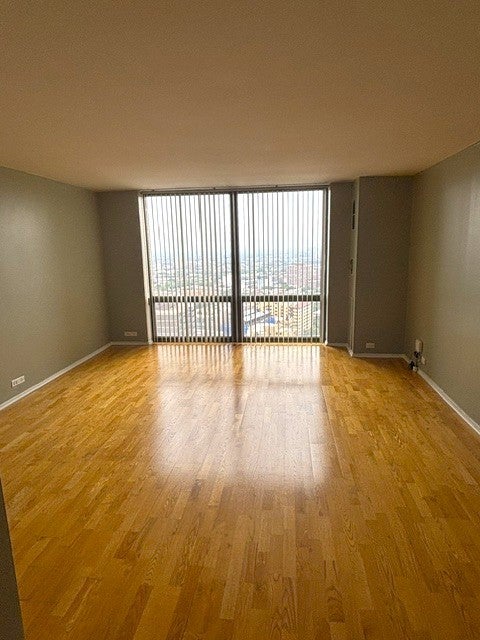 Tiny photo for 2650 N LAKEVIEW Avenue #3103, Chicago, IL 60614 (MLS # 12758209)