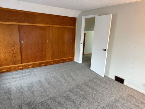 Tiny photo for 2102 W 18th Street, Davenport, IA 52084 (MLS # 12549122)