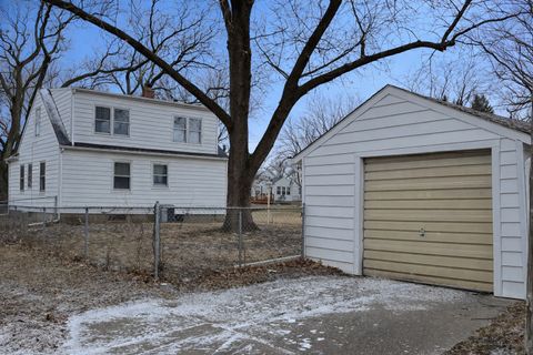 Tiny photo for 2102 W 18th Street, Davenport, IA 52084 (MLS # 12549122)
