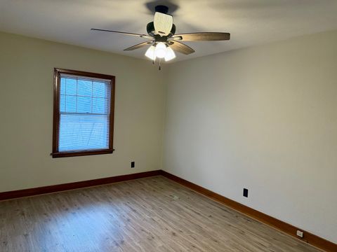 Tiny photo for 2102 W 18th Street, Davenport, IA 52084 (MLS # 12549122)