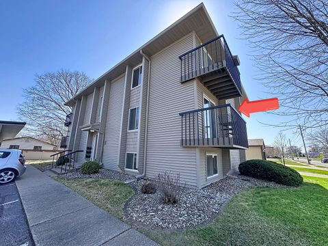 Tiny photo for 1816 53rd Street #9, Moline, IL 61265 (MLS # 12607189)