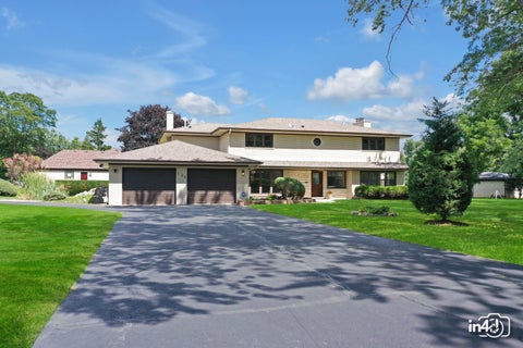 Photo of 124 E Monterey Avenue, Schaumburg, IL 60193 (MLS # 12732758)