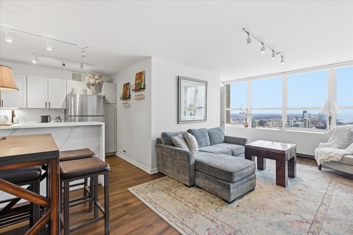 655 W Irving Park Road 4412