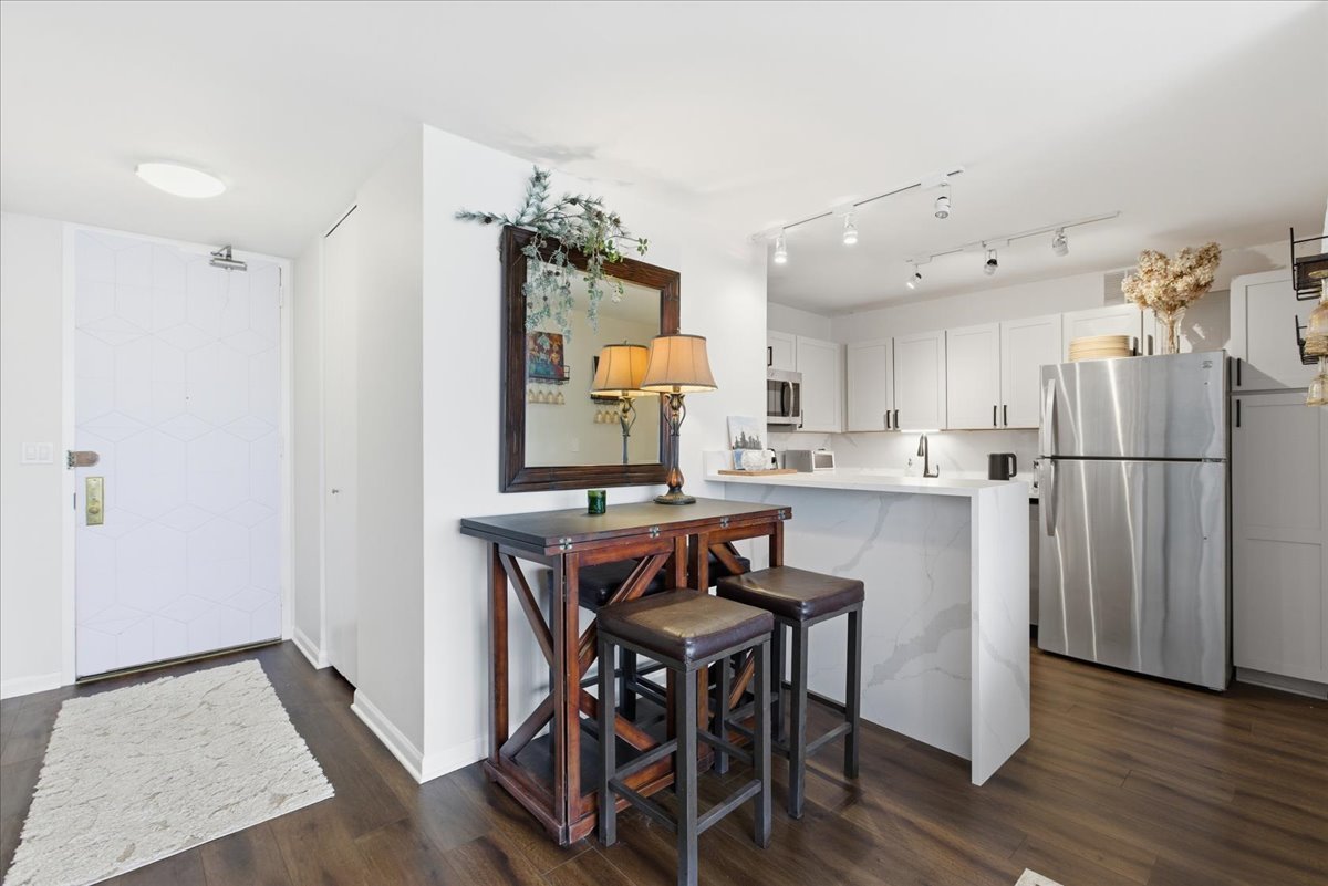 655 W Irving Park Road 4412